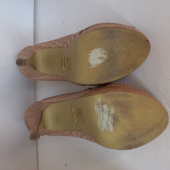 BeBe 5 in snake skin platform high heels tan size 7. Barely worn. - Picture 5 of 8